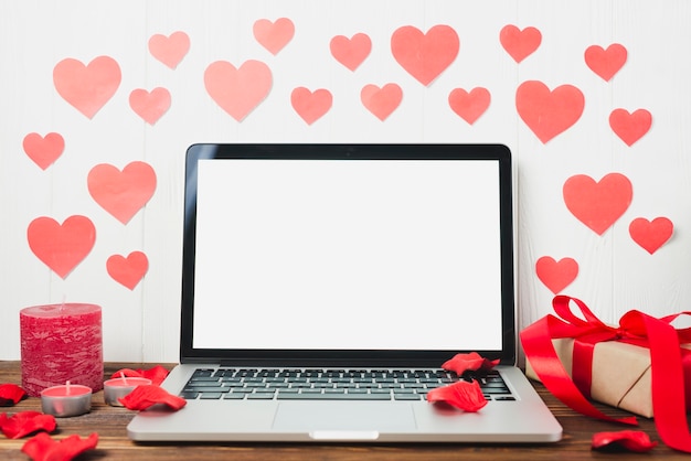 발렌타인데이 감성 노트북 배경화면
(Valentine’s Day aesthetic laptop wallpaper)