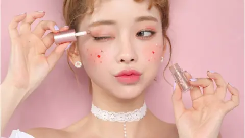 2000년대 한국 메이크업 트렌드 따라잡기
(2000s Korean Makeup Trend Catch-up)