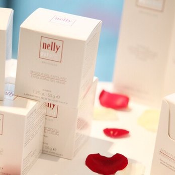 마이애미 천연 스킨케어: 건강한 피부 관리
(Miami natural skincare: healthy skin care)