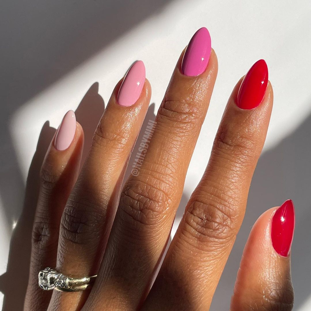 발렌타인 네일 디자인 트렌드 2024
(Valentine nail design trends 2024)