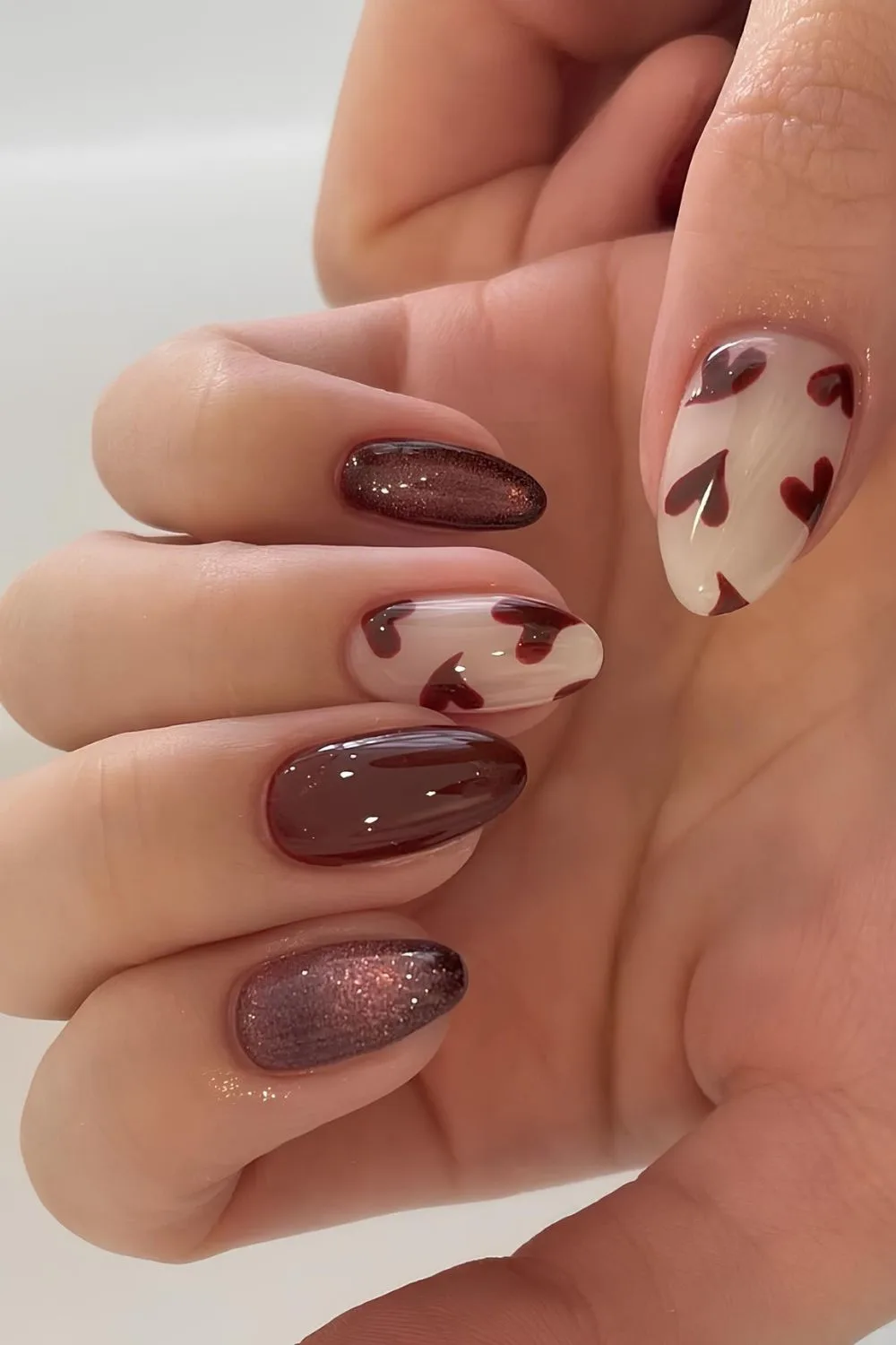 유니크한 2월 네일 디자인 아이디어
(Unique February Nail Design Ideas)