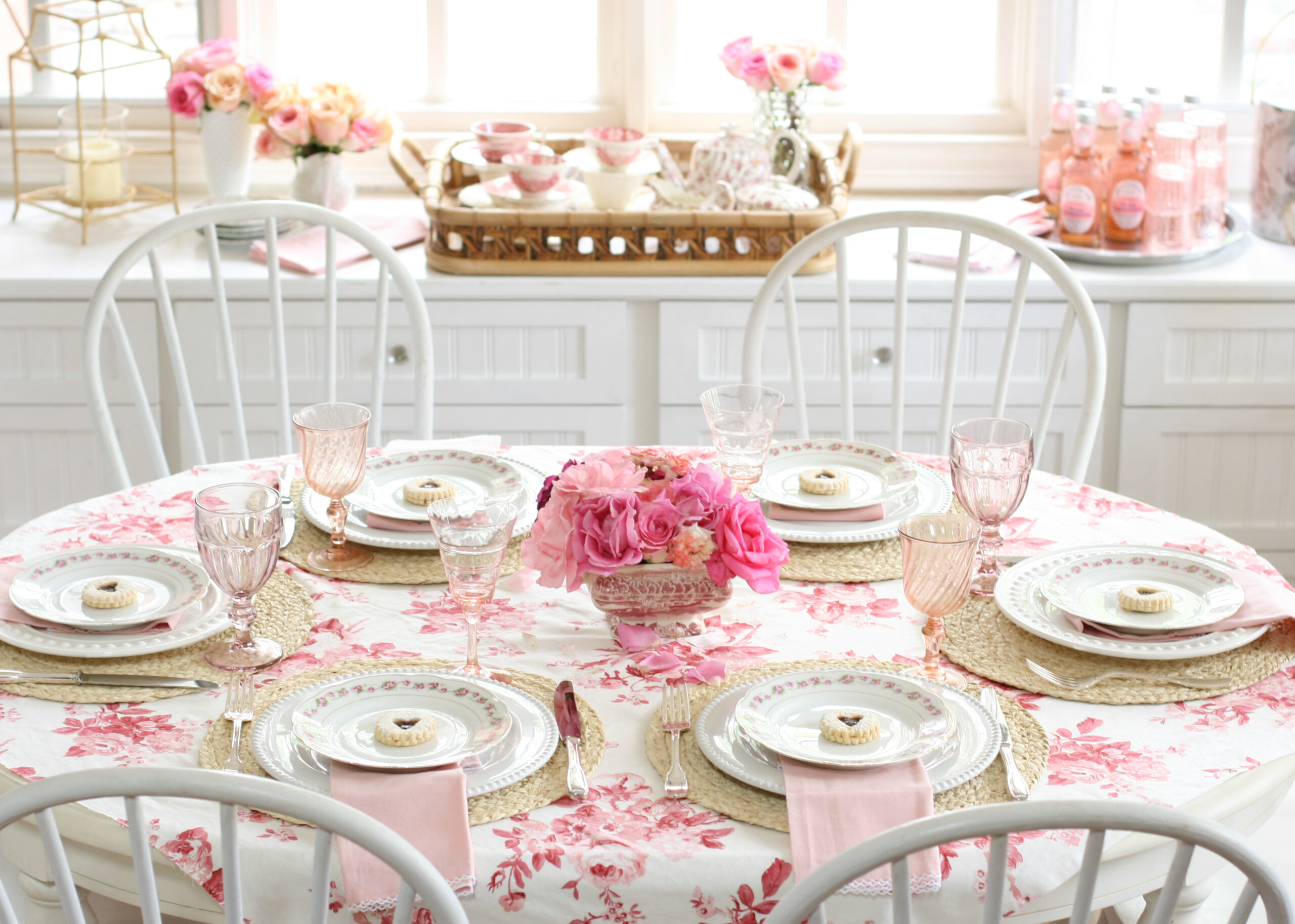 Galentines Tablescape 꾸미기 아이디어