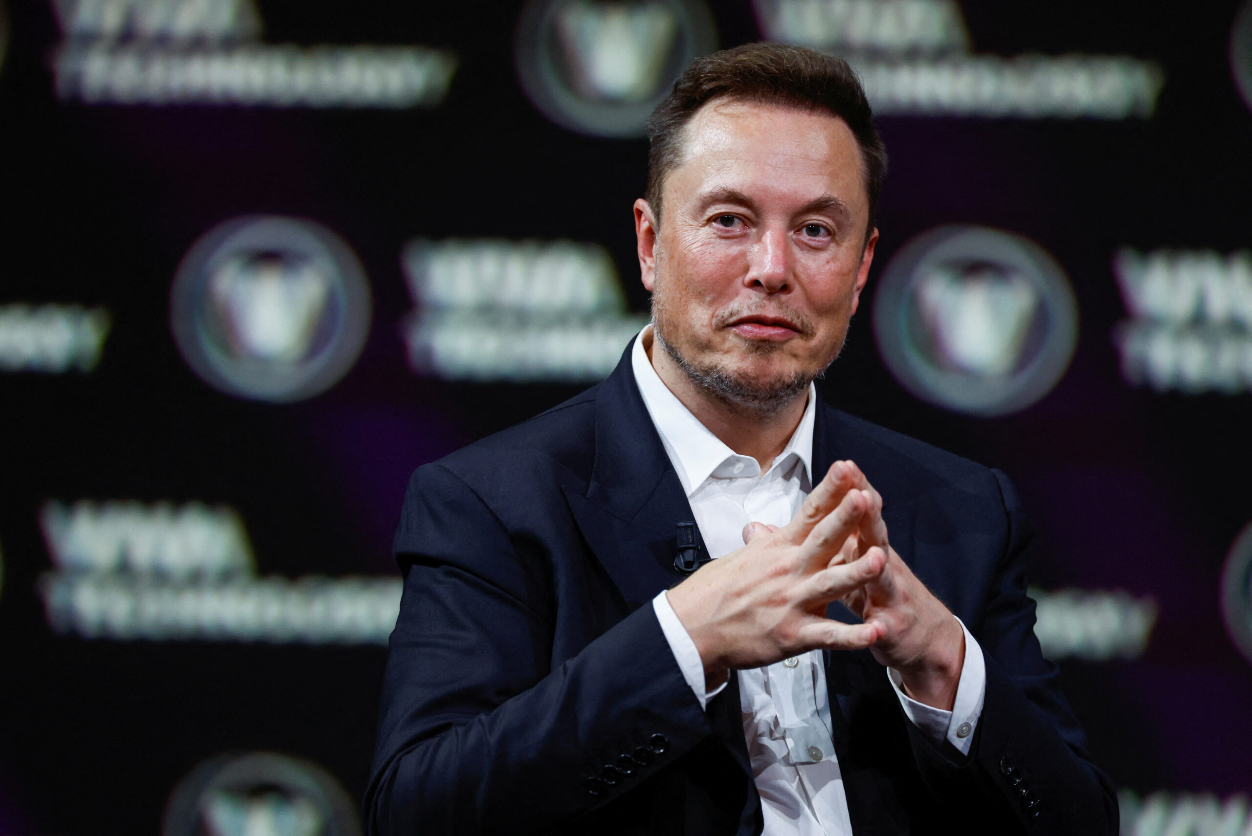Ai Elon Musk는 어머니를 격렬하게 전화했습니다. 나는 그런 말을 한 적이 없다