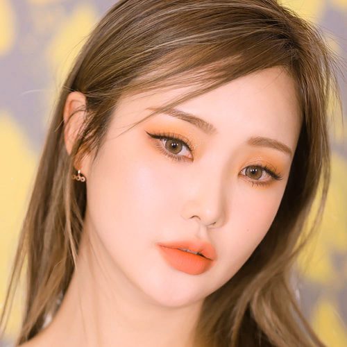 한국 화장품으로 완벽한 메이크업 연출
(South Korean makeup perfect makeup directing)