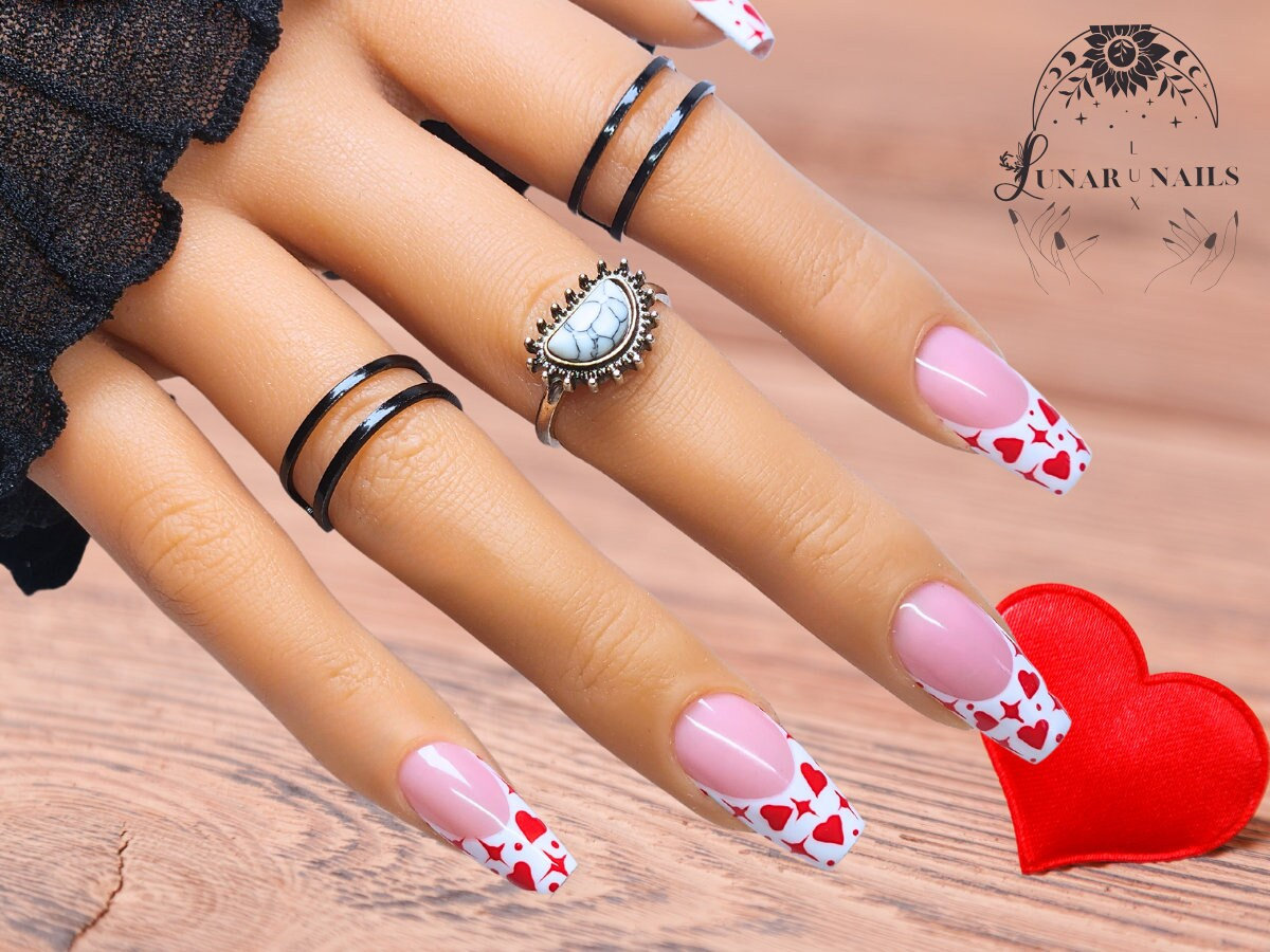 발렌타인 네일 울타 디자인
(Valentines nails ulta design)