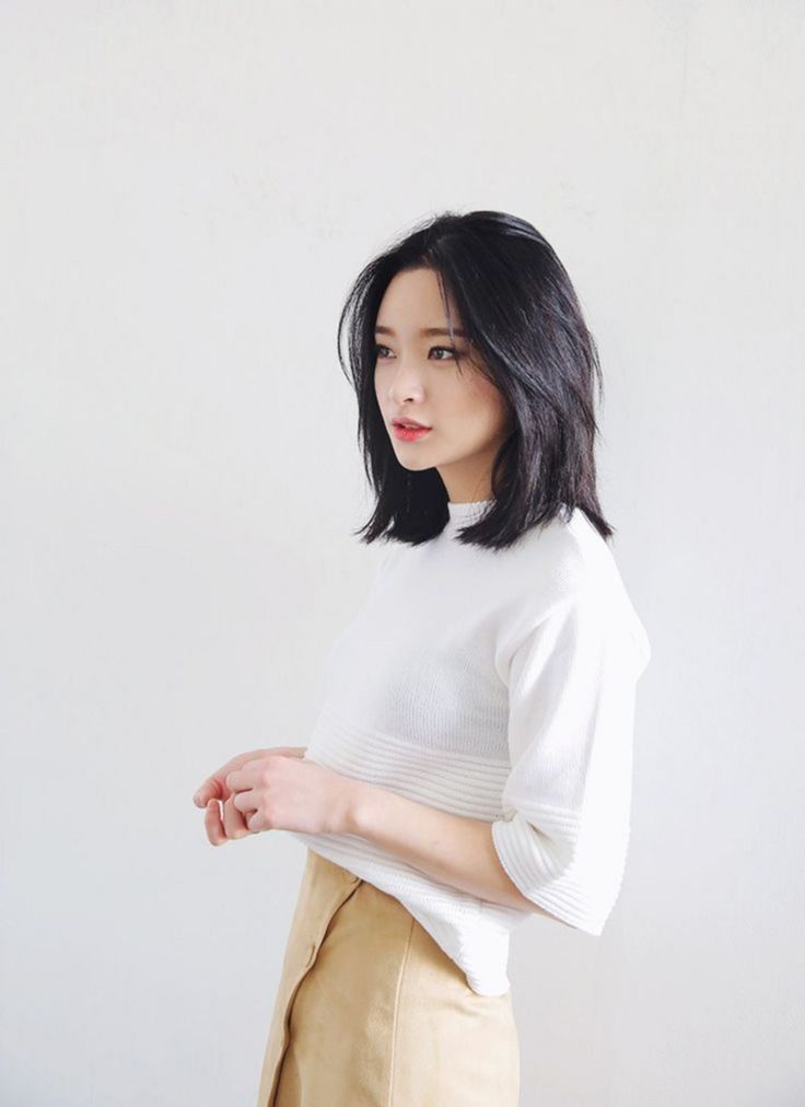 트렌디한 짧은 한국 헤어스타일
(Trendy short Korean hair style)