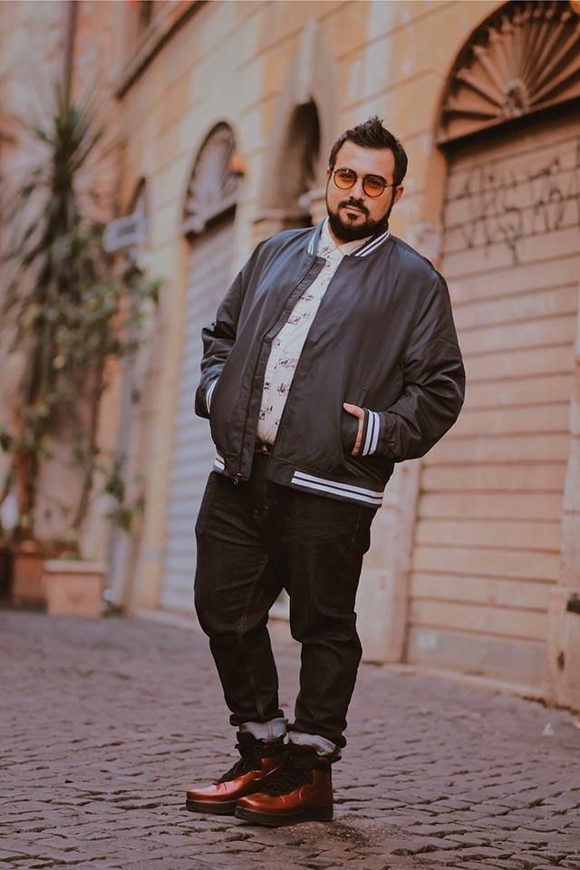 플러스 사이즈 남성 패션 팁
(peulleoseu saizeu namseong paesyeon tip)
(Fashion tips for plus size men)