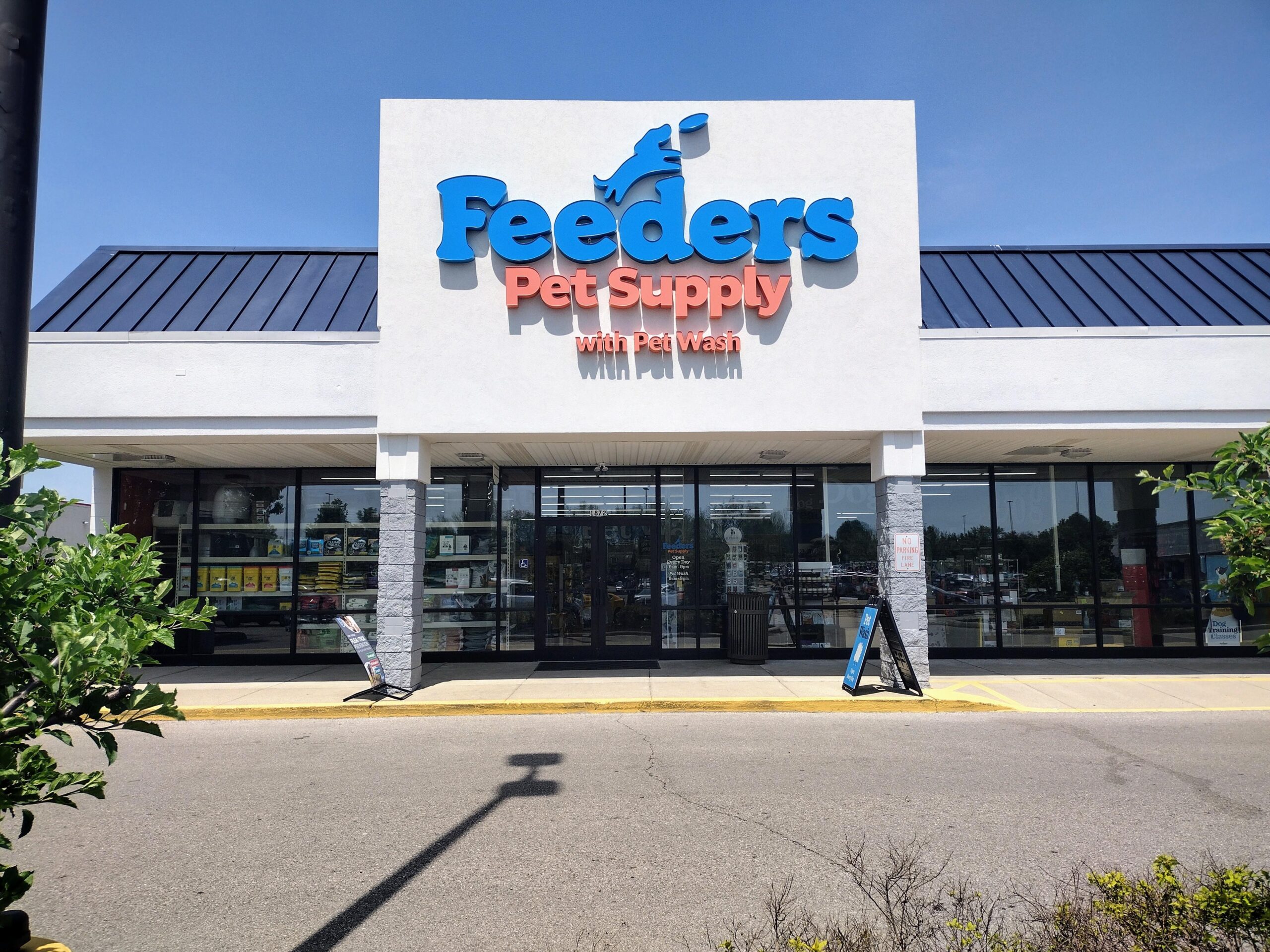 Xenia Feeders Pet Supply & Grooming