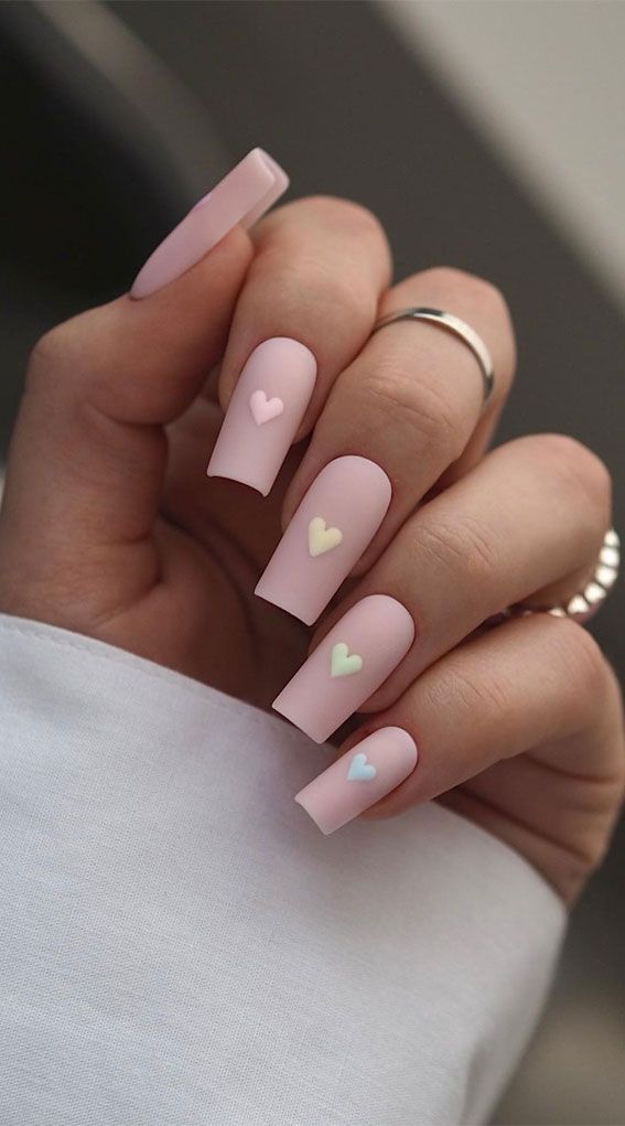 매트 밸런타인 네일 디자인 아이디어
(Matte Valentine Nail Design Ideas)