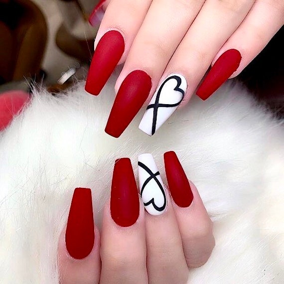 발렌타인 네일 아크릴 코핀 디자인
(Valentine’s Nails Acrylic Coffin Design)