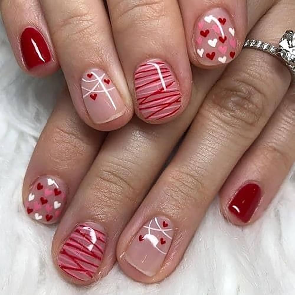 짧은 손톱 발렌타인 네일 디자인 아이디어
(Short nail Valentine nail design ideas)
