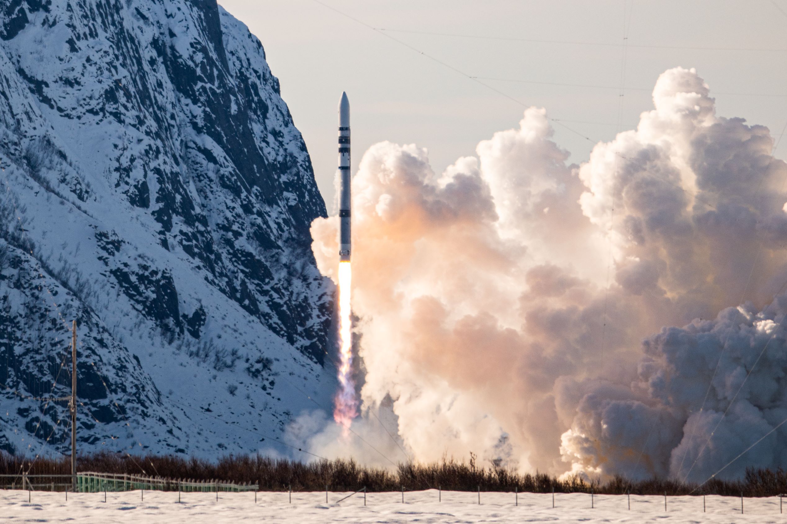로켓 보고서 : European Rocket RE -사용 테스트 지연; 아르테미스 II의 NASA TIKES SL