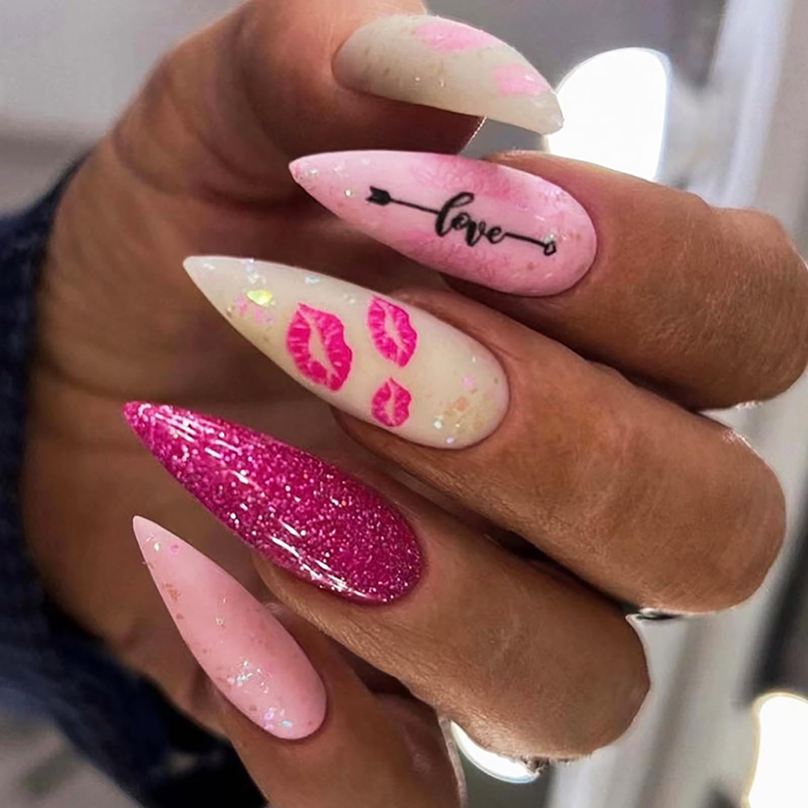 발렌타인데이 네일 스틸레토 네일 디자인
(Valentine’s Day Nail Stiletto Nail Design)
