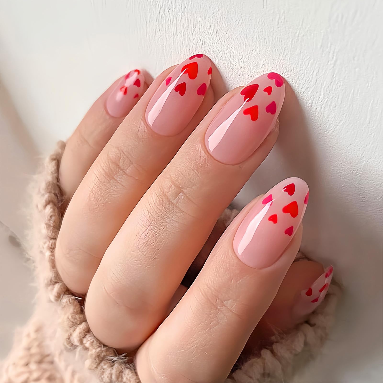 발렌타인데이 노움 네일 디자인
(Valentine’s Day gnome nail designs)