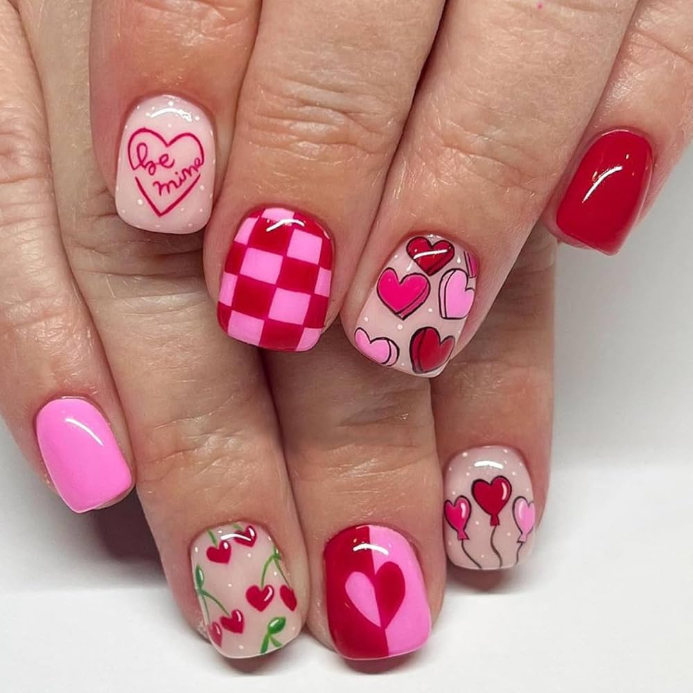 발렌타인데이 짧은 아크릴 네일 디자인
(Valentine’s Day short acrylic nail design)