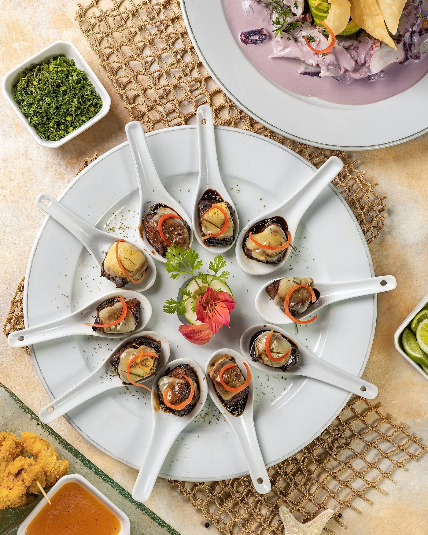 이 레시피를 몇 분 안에 높은 단백질 함량으로 한 단일 서빙으로 분해하십시오.