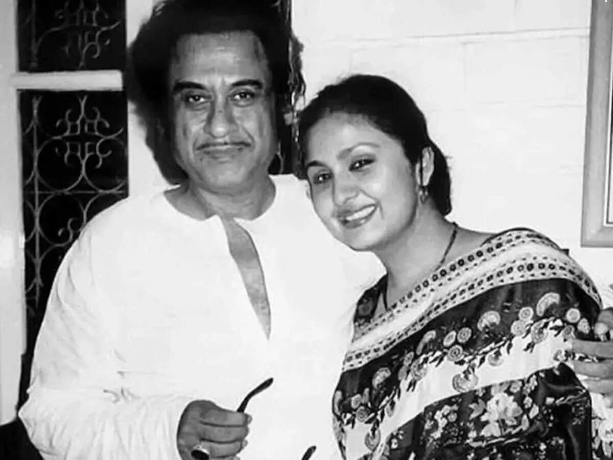 네 번째 아내 Kishore Kumar는 자신이 겁을 먹었다는 사실을 인정하면서 불안감 때문에 그를 떠날 뻔했습니다. ‘그녀는 그가 미친 것처럼 얼굴을 동물처럼 만들었습니다.’ | 볼리우드 뉴스