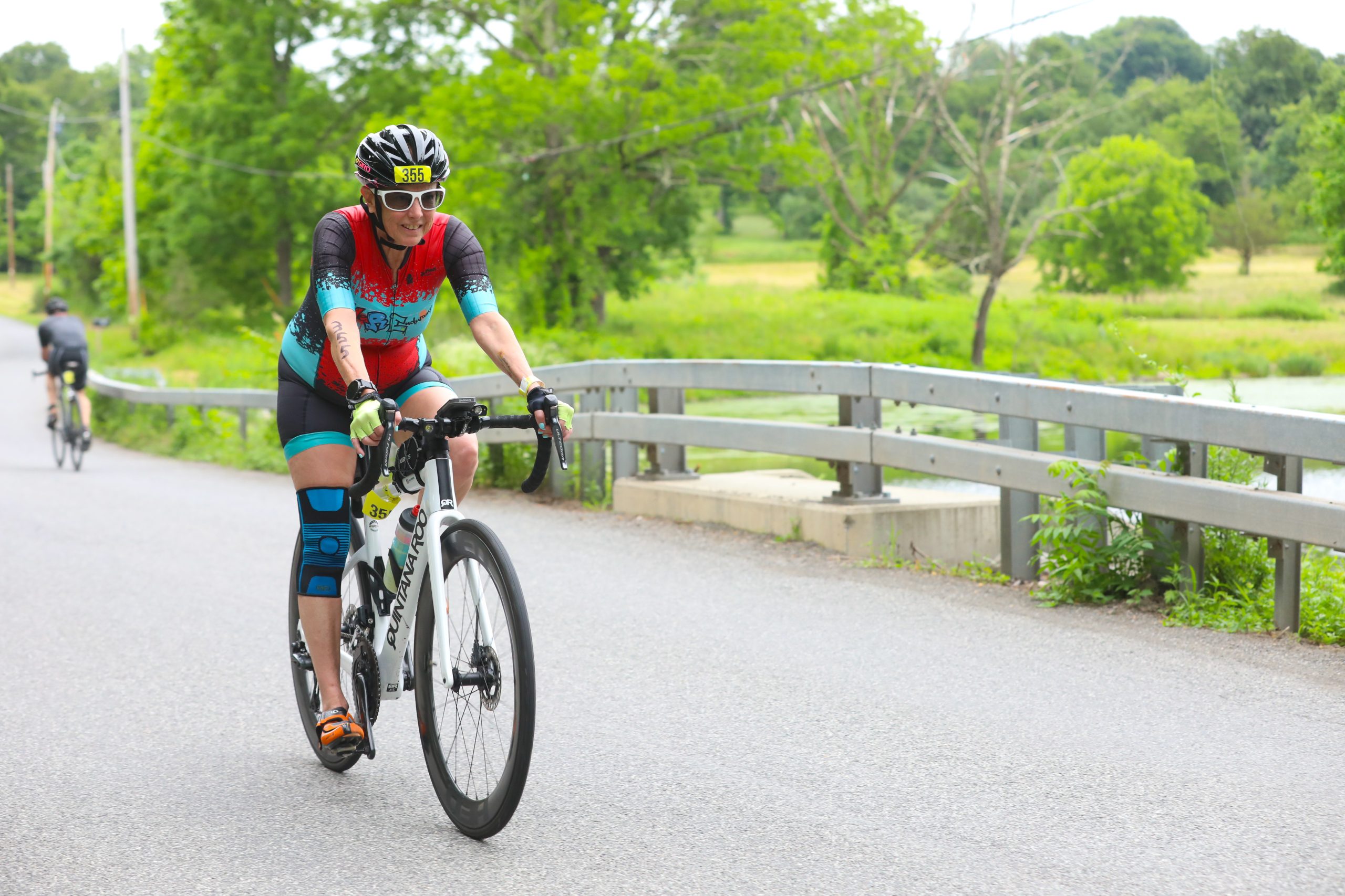 첫 번째 철인 3종 경기를 위해 훈련하는 방법: 작가이자 코치인 Hilary J. M. Topper와의 Q&A