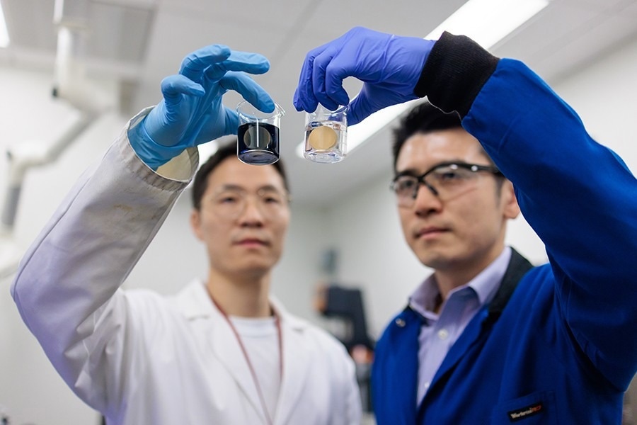 어두운 나노입자가 신장 결석을 더 빠르고 안전하게 제거합니다.