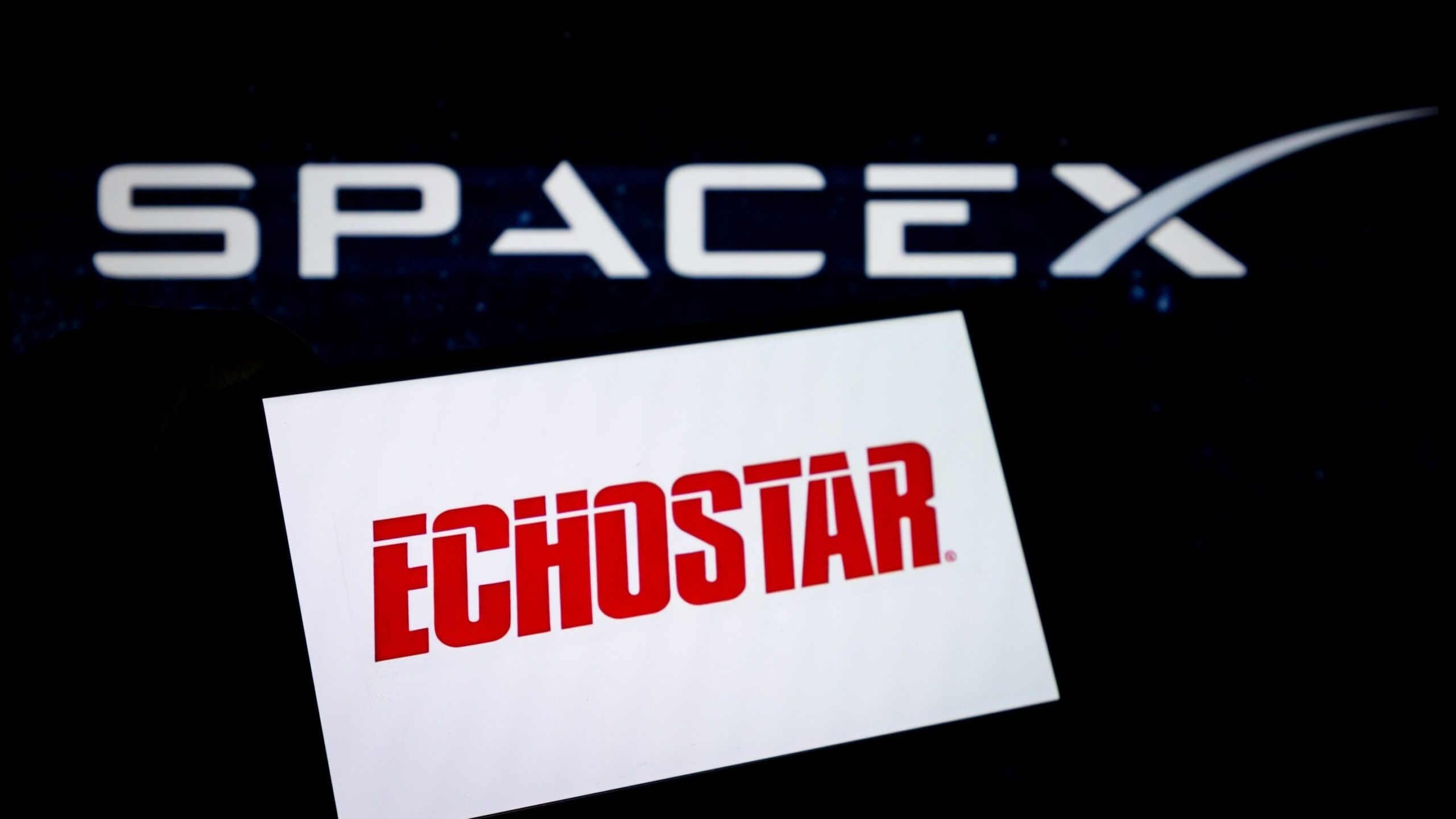 SpaceX, EchoStar로부터 26억 달러 규모의 스펙트럼 라이선스 추가 인수